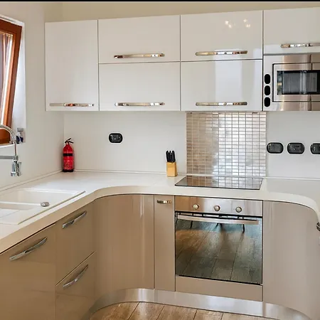 Casa A&e - Panoramic Orta Views 아파트